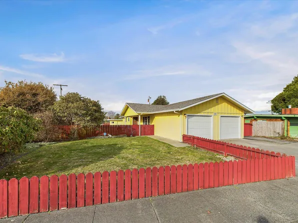 3445 Middlefield Ln, Eureka, CA 95501