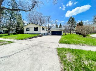 2010 Derdall Dr, Brookings, SD 57006