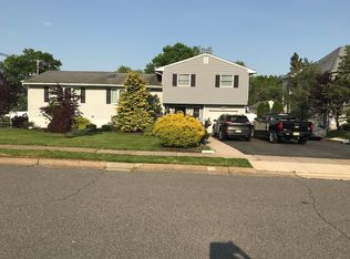 18 Wood Acres Dr, Edison, NJ 08820