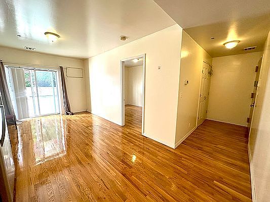 3rd image of 1710 Newkirk Ave #1F
