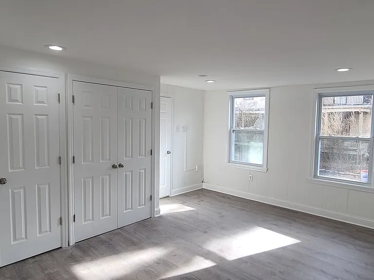 112 Cedar Ave. — Photo 7