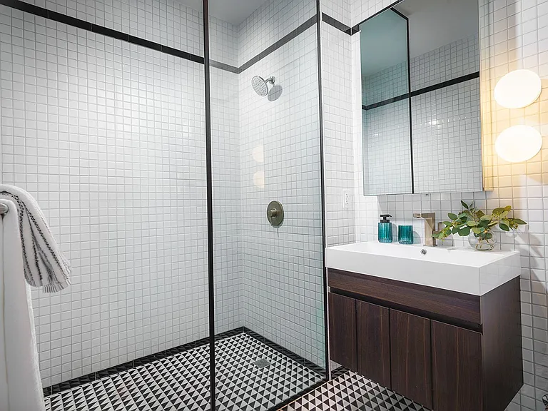 40 Bruckner Blvd #B8260 — Photo 11