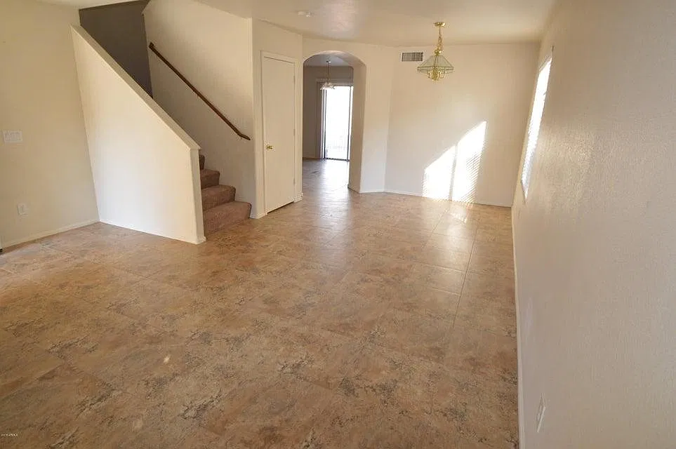 4 bed, 2.5 bath, 2232 sqft, $2,100 — Photo 4