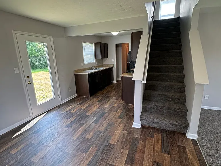 3371 Fall Valley Dr — Photo 3