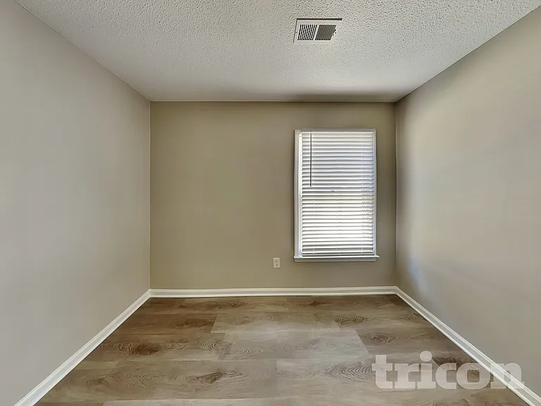 113 Cobblestone Ct — Photo 11