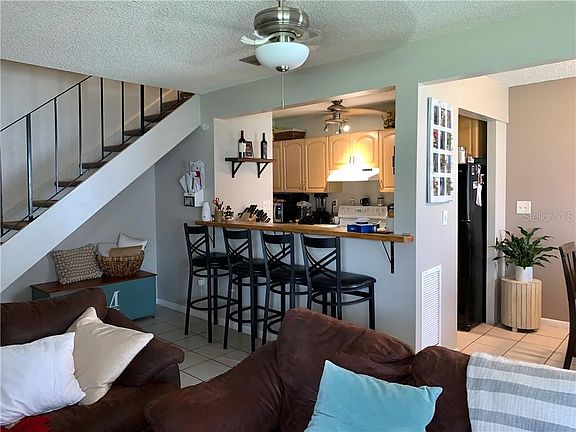 3rd image of 1821 Bough Ave Unit 3