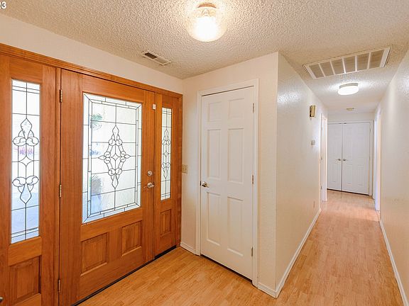4th image of 3772 Edgewood Dr