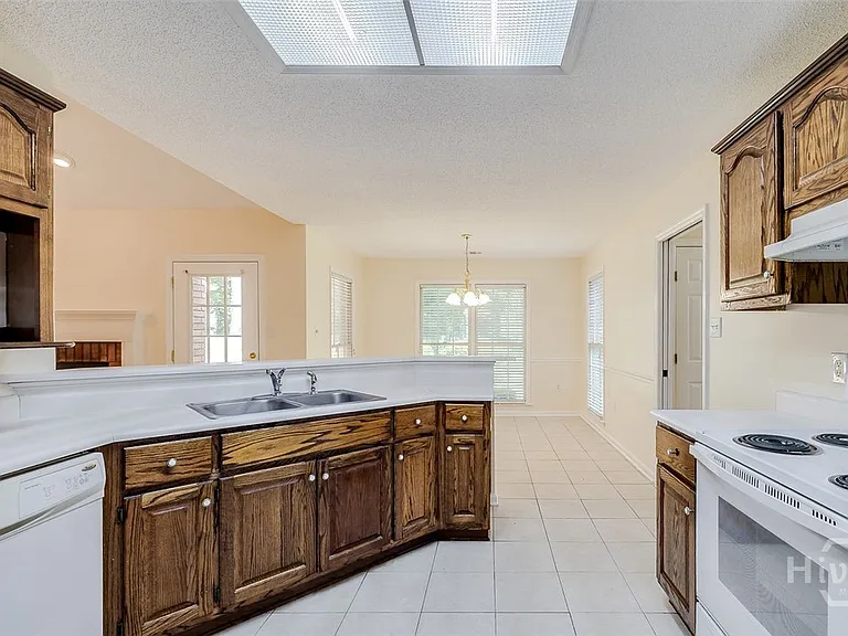 114 Red Bluff Cir — Photo 9