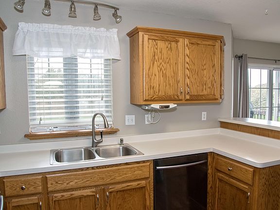 5th image of 1239 Thrush Ln