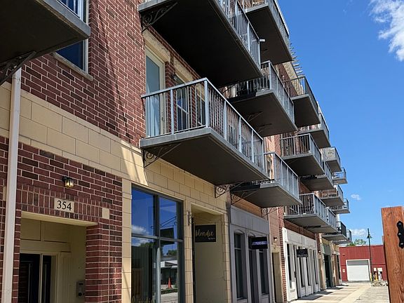 3rd image of 354 River St Unit 3206