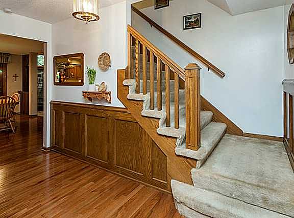 3rd image of 300 40th St
