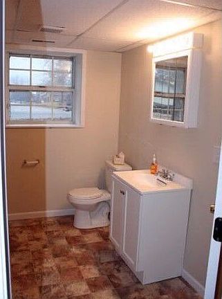 3rd image of 300 Peach Ln