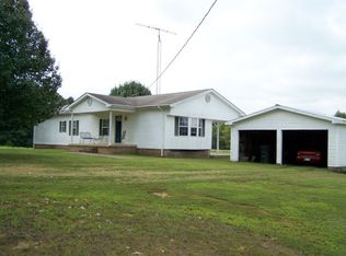 445 Beecham Ln, Puryear, TN 38251