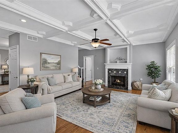 3rd image of 8967 Midlothian Ct