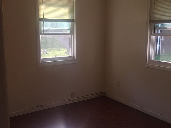 3rd image of 1715 Glenn Ave
