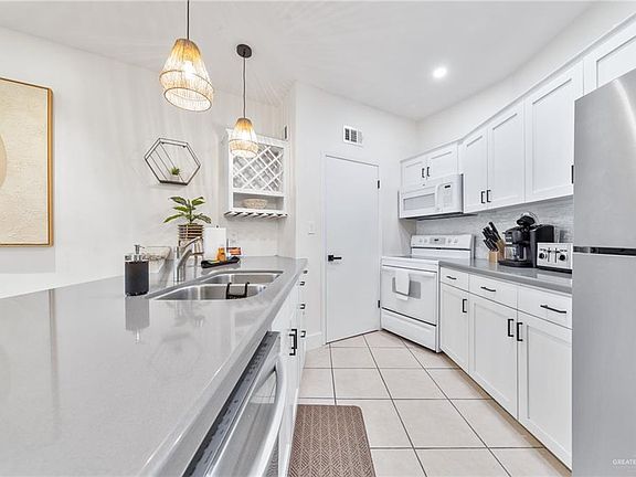 4th image of 1010 Padre Blvd #227