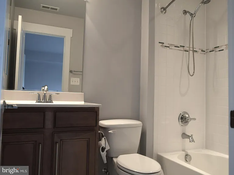 22447 Verde Gate Ter — Photo 32