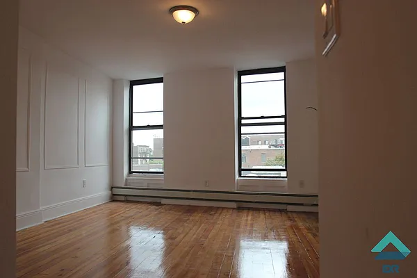 Rented by EXR | media 19