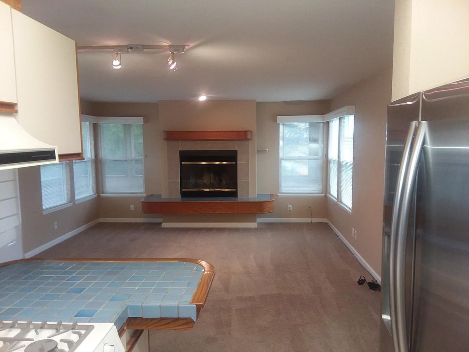 1st image of 440 Henrietta Ave