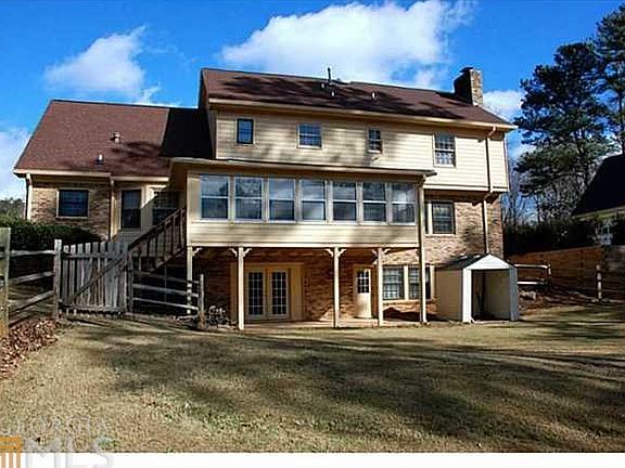 3rd image of 5258 Fox Hill Ct