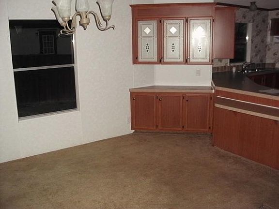 3rd image of 238 Castleridge Dr