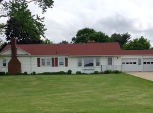 2233 E 1850 North Rd, Watseka, IL 60970
