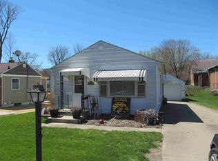 2924 N 3rd St, Clinton, IA 52732
