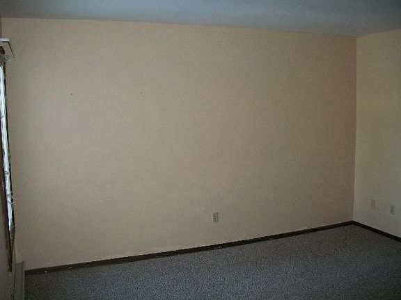 5th image of W169N11594 Biscayne Dr