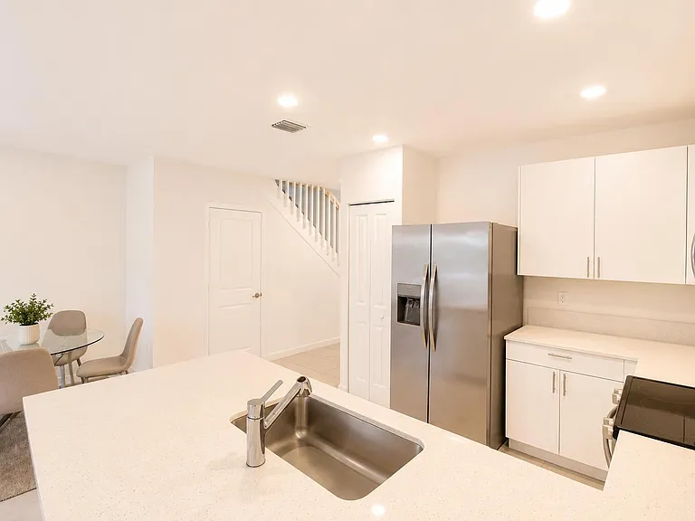 5085 SW 37th St — Photo 11