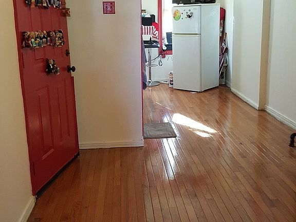 2nd image of 692 Henry St APT 2L