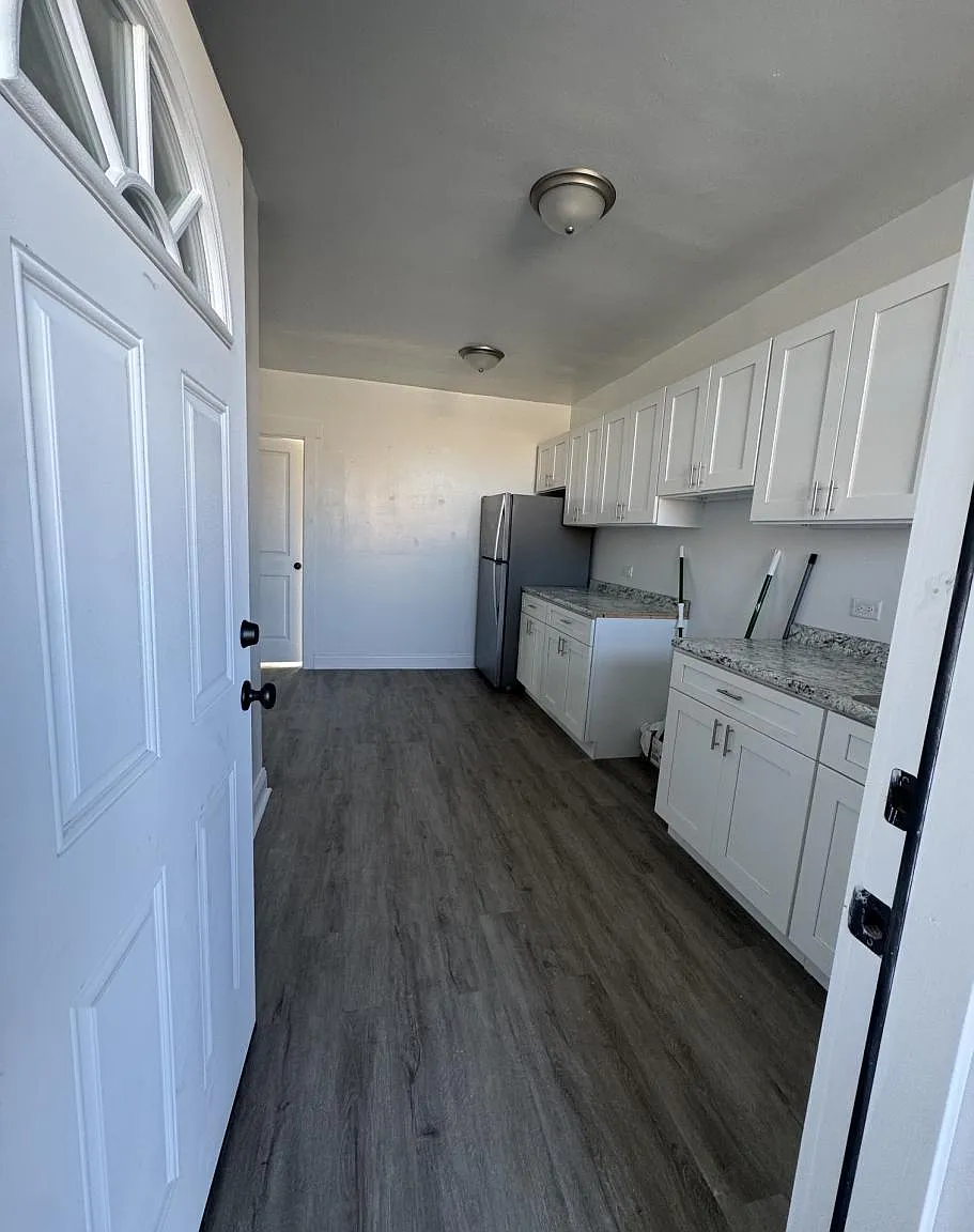 1650 West Morse Avenue #3 — Photo 2