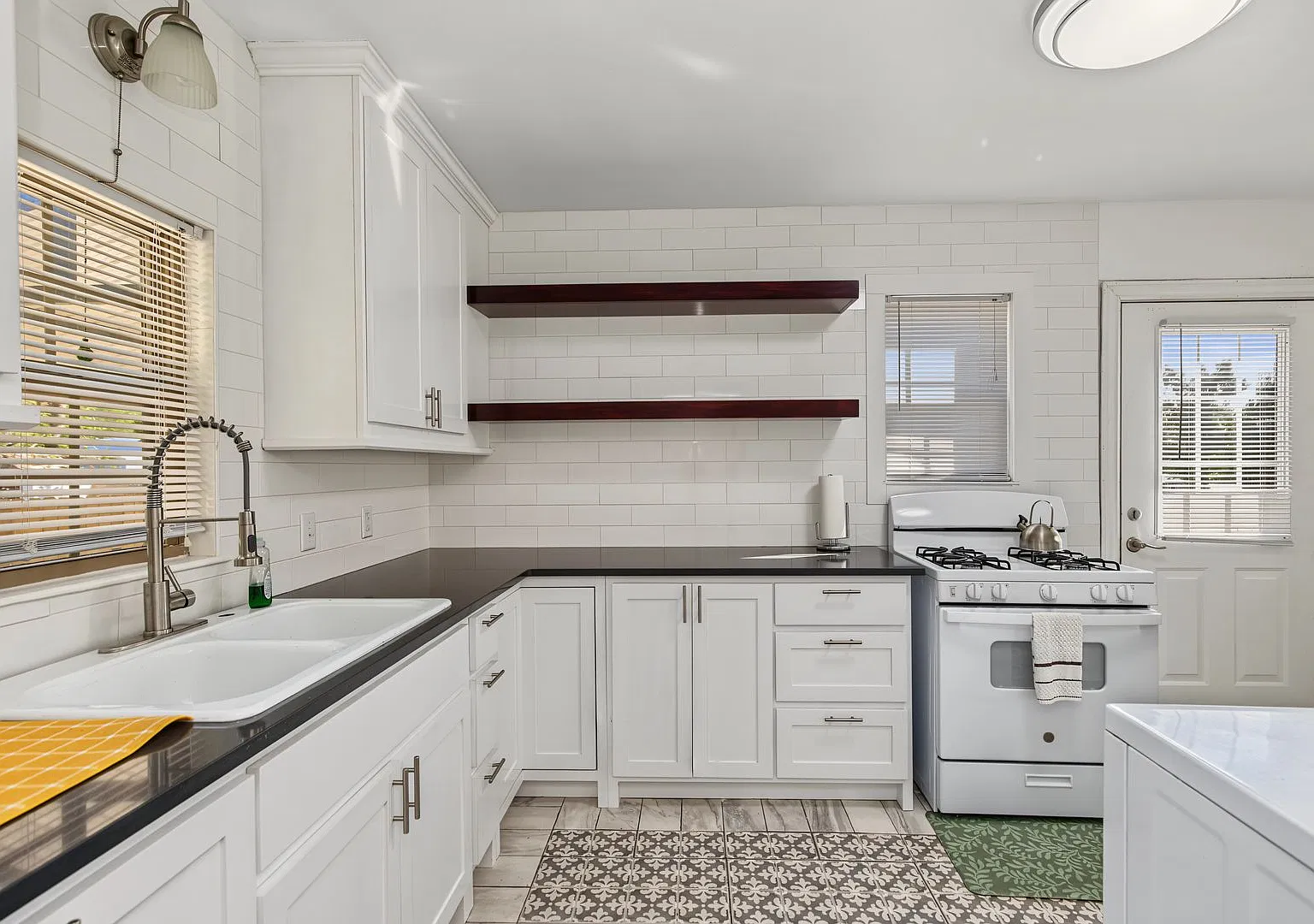 821 S. 3rd Street — Photo 3