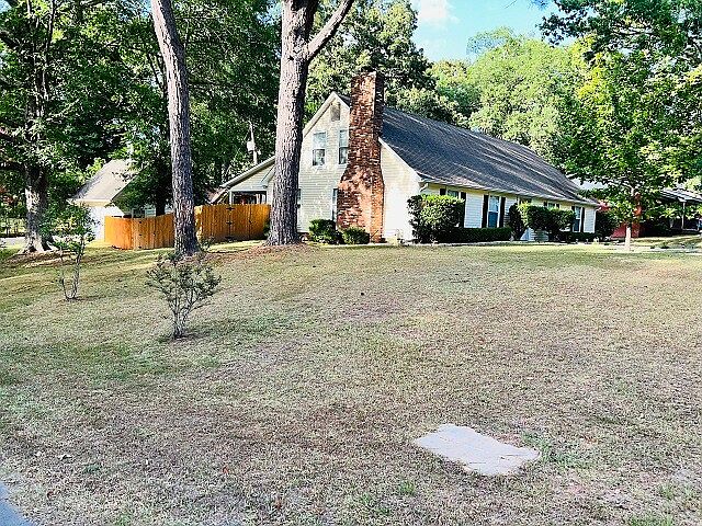 1st image of 1048 Woodlawn St