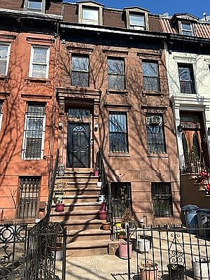 1st image of 59 Bainbridge St #2