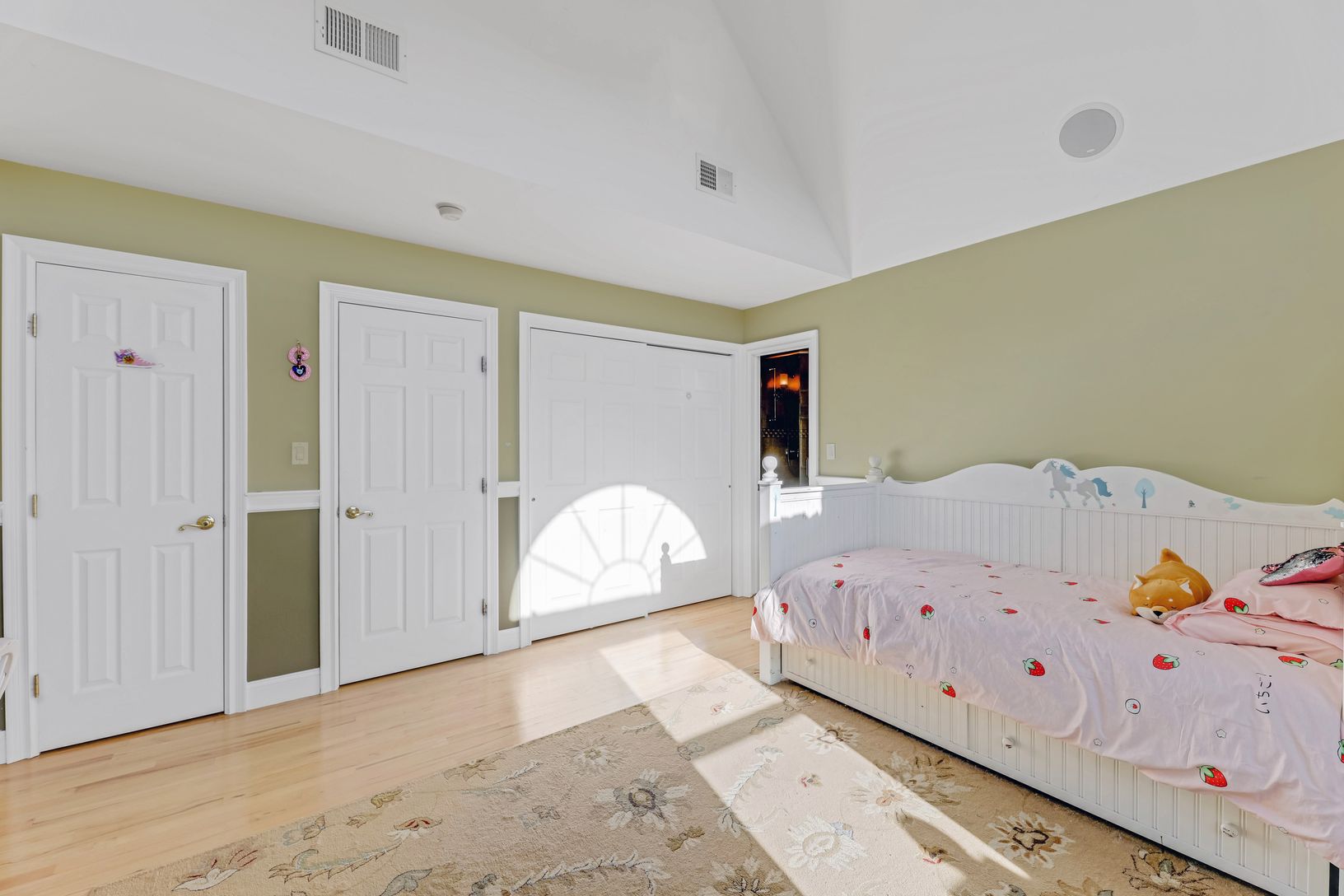  En-Suite Bedroom with 15-ft Ceilings