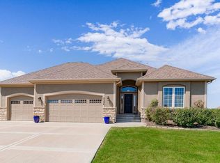 4526 NW Rossella Ct, Riverside, MO 64150