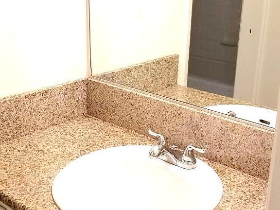 4th image of 144 S Doheny Dr #407