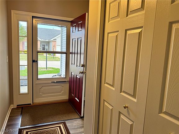4th image of 127 Richmond Ct
