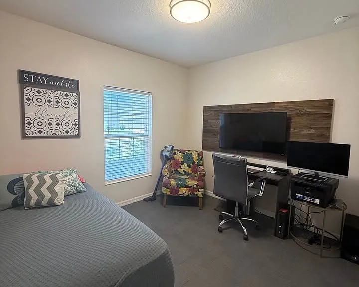 572 Sardinia Cir — Photo 17
