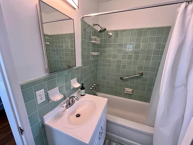 115 Dolphin Rd — Photo 20