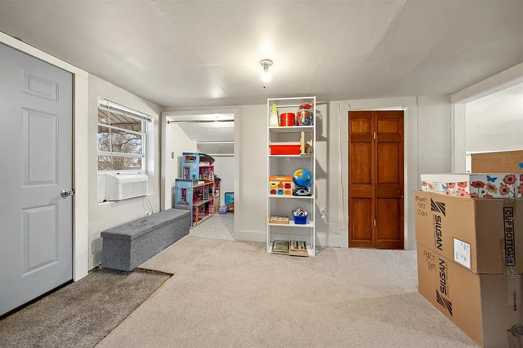 Building Photo - 104 N 3rd Ave #1