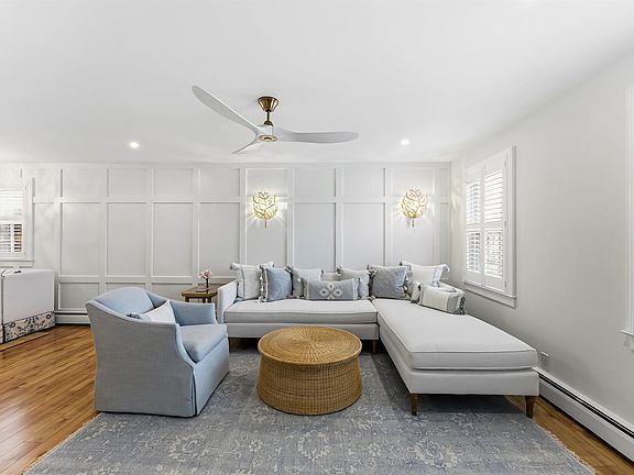 2nd image of 3553 Bay Ave #3553
