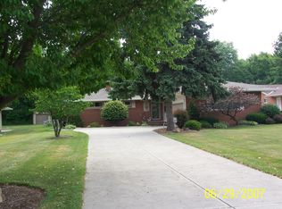 8085 Litto Dr, Strongsville, OH 44136