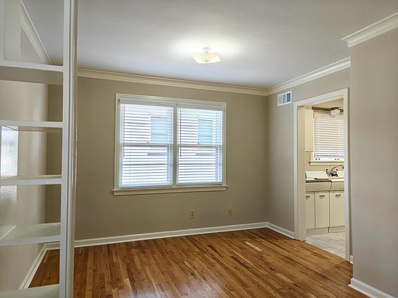 5th image of 954 Ivy Rd