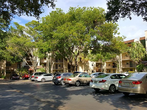4th image of 9420 Poinciana Pl APT 104