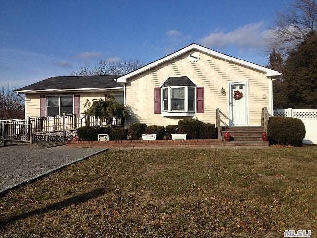 1st image of 17 Dougbeth Dr