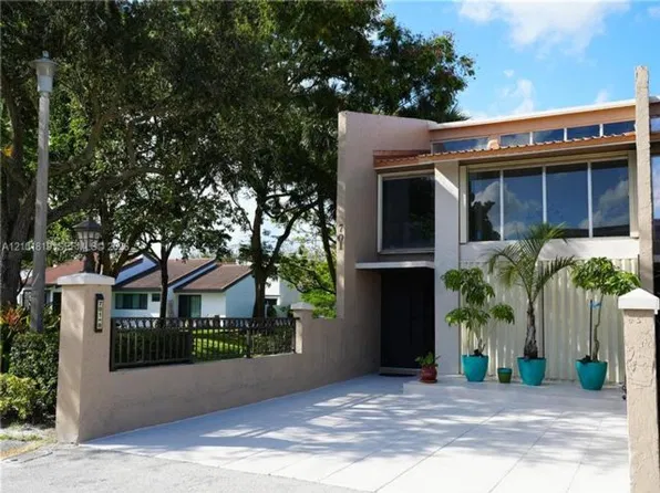 701 E Coco Plum Cir, Fort Lauderdale, FL 33324