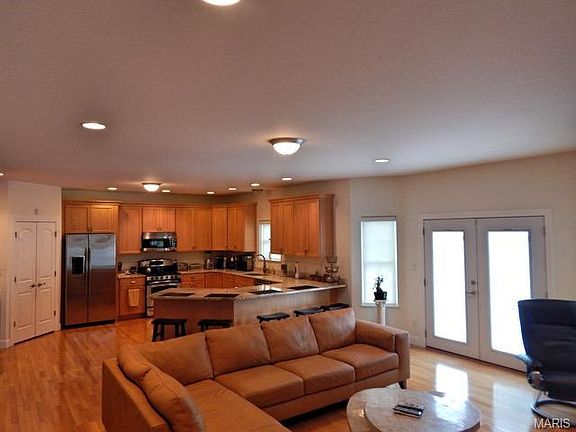 4th image of 3163 Garden Hill Ln