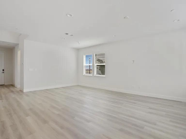 2926 Granger St — Photo 23