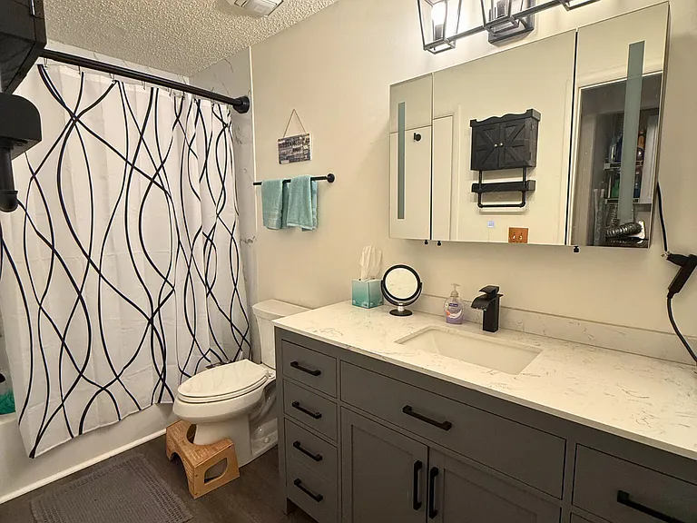 305 Wildflower Ct — Photo 10